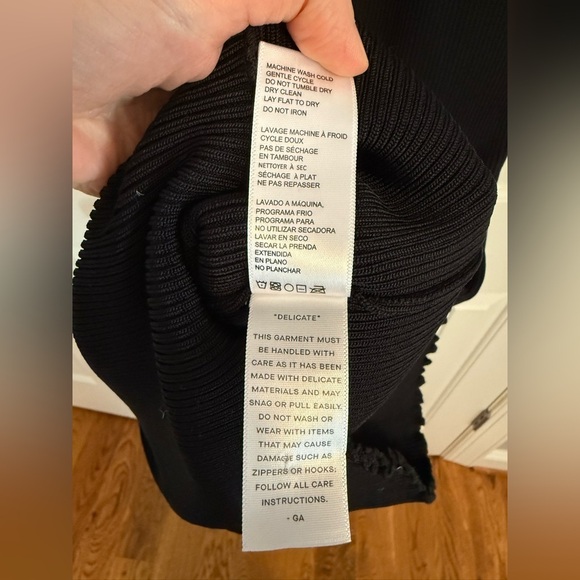 Good American Black Rib Knit Bodycon V-Neck Midi Dress - Picture 4 of 11